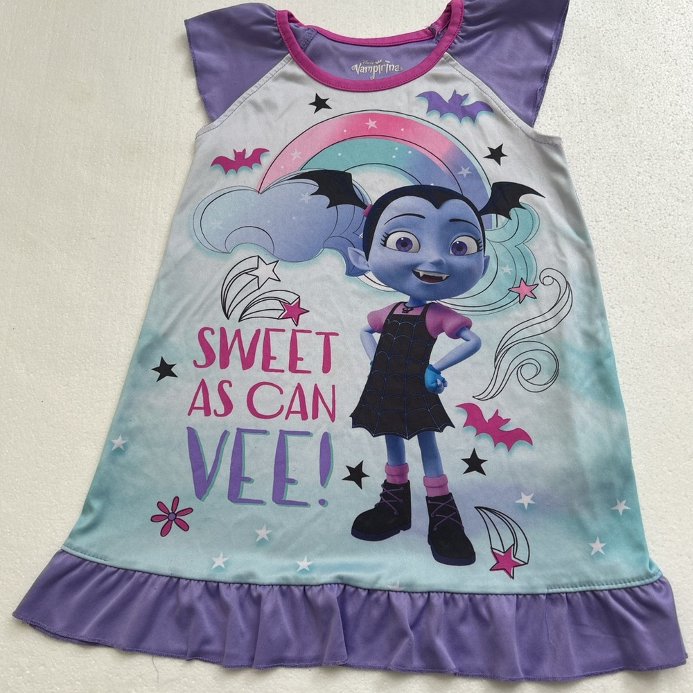 Disney Vampirina nightgown girls  'SWEET AS CAN VEE!' #vampirina #sleepwear